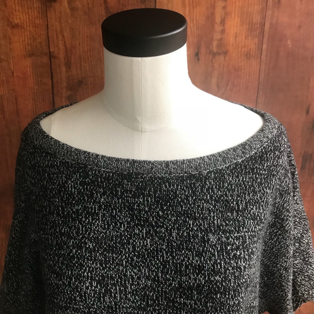 New York & Company Knit Top With Front Pocket - Picture 2 of 8
